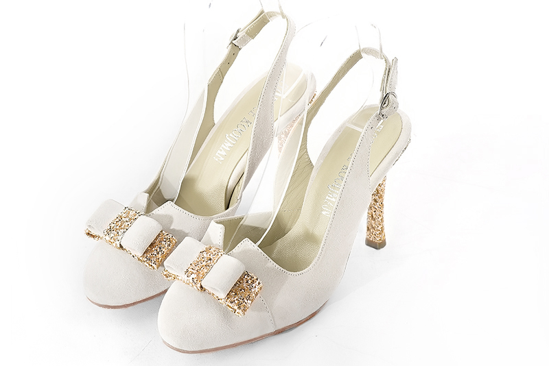 Off white and gold women's open back shoes, with a knot. Round toe. Very high slim heel. Front view - Florence KOOIJMAN